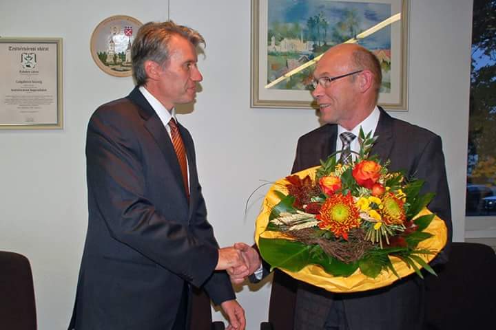 Dr. Bert Honsel (links) und sein Stellvertreter Wilhelm Kopmann (rechts) Dr. Bert Honsel (links) und sein Stellvertreter Wilhelm Kopmann (rechts)